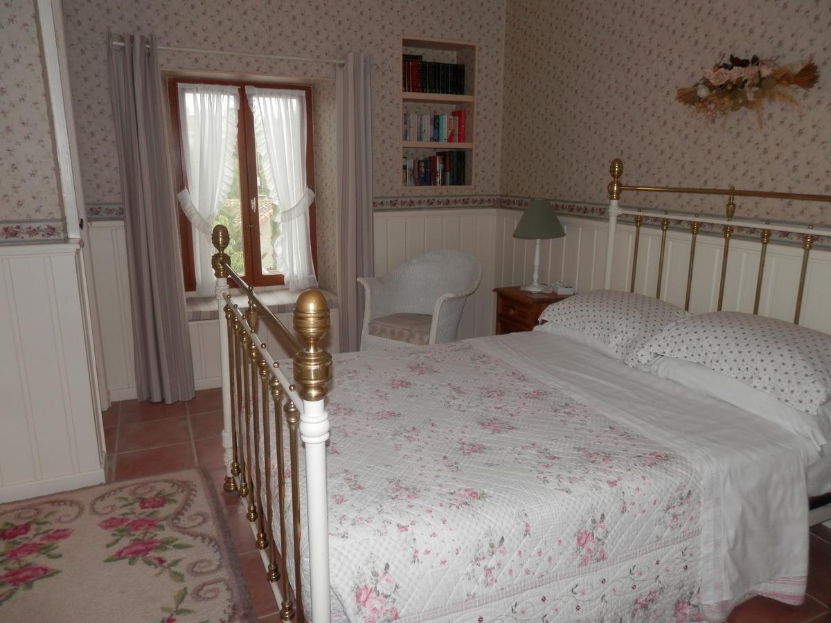 Maison De Laura Salsigne Ruang foto