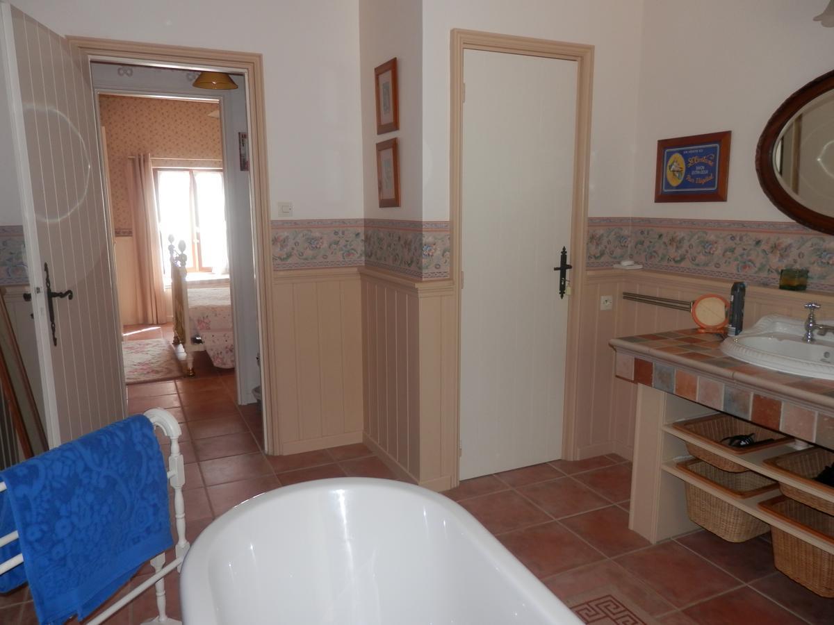 Maison De Laura Salsigne Ruang foto